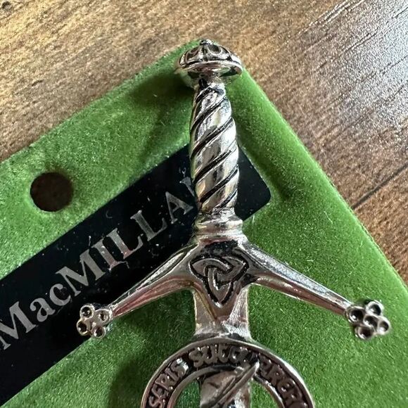 MacMillan Clan Crest Sword Badge Art Pewter Silver Ltd Cap Pin Scotland Brooch - Picture 4 of 8